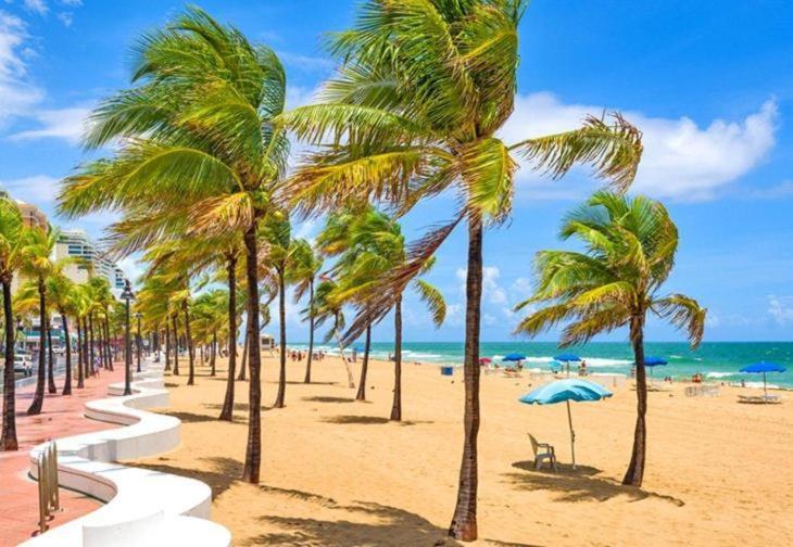 Men Only Dorms -3 Miles To The Beach Lighthouse Point 外观 照片
